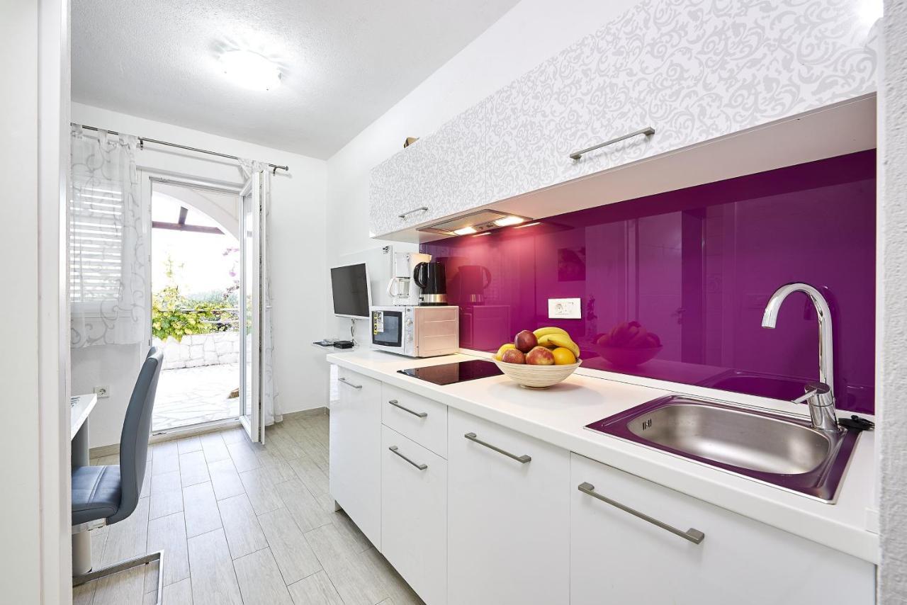 Apartments With A Parking Space Mavarstica, Ciovo - 17803 Trogir Exterior photo
